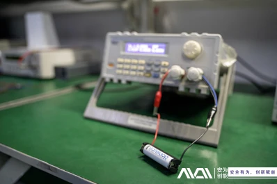 Analisi delle cause dell'aumento di resistenza interna delle batterie al liti...