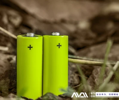 Batterie al litio vs. Batterie tradizionali: chi ne esce vincitore?